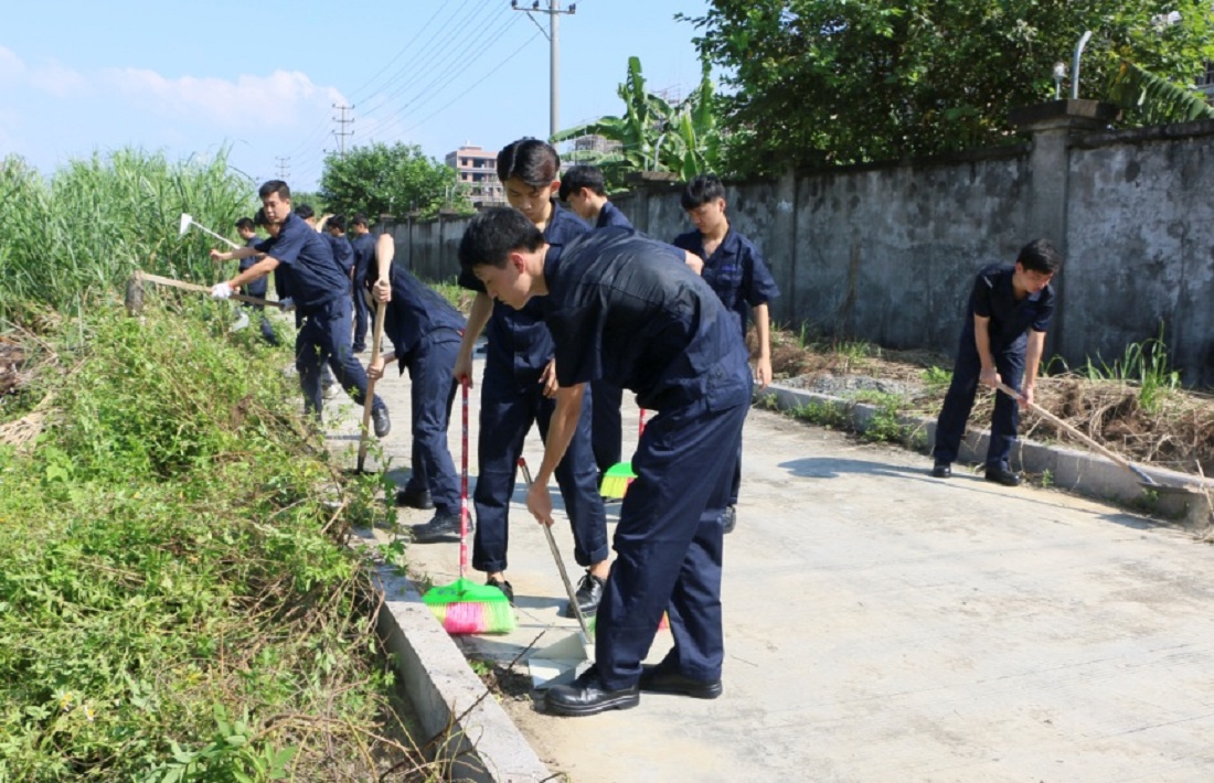 踐行公益行動，共創綠色巨輪 —— “世界清潔地球日”公益清潔活動側記