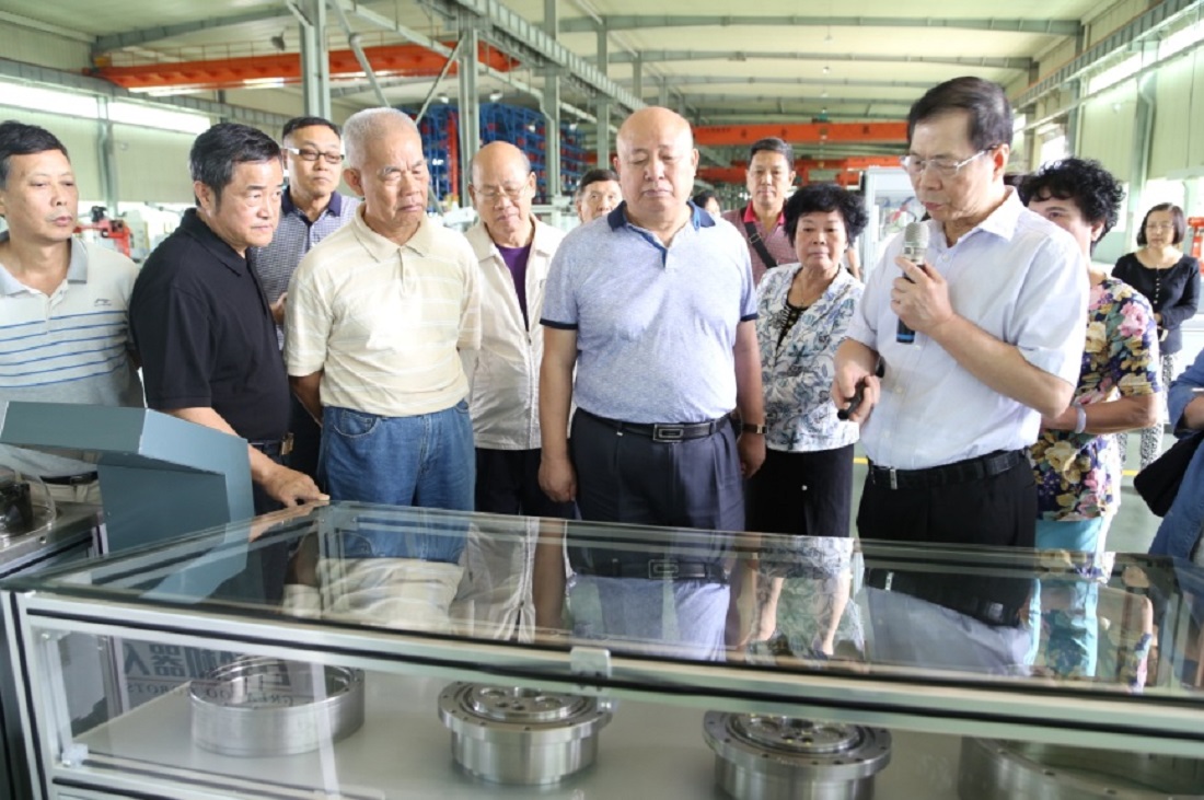 立足企業平台   關愛青工成長 —— 吳董事長接待佛山市關工委領導一行到訪巨輪