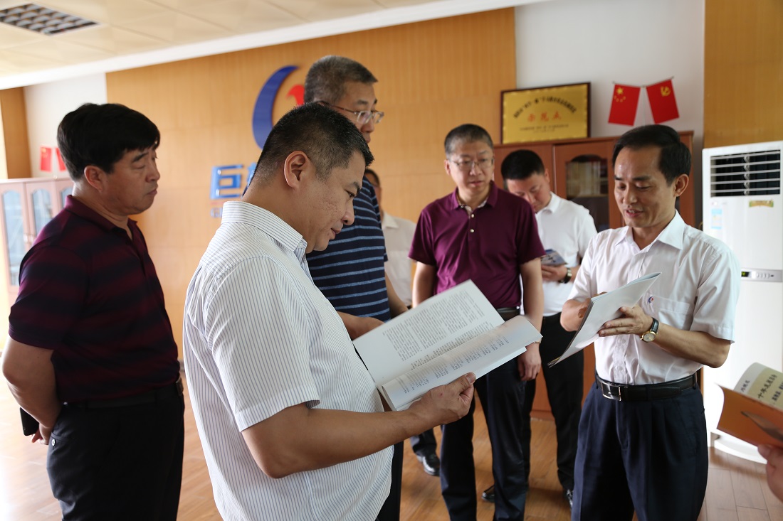 大興安嶺地委委員、組織部部長王利文 調研巨輪智能黨建工作情況