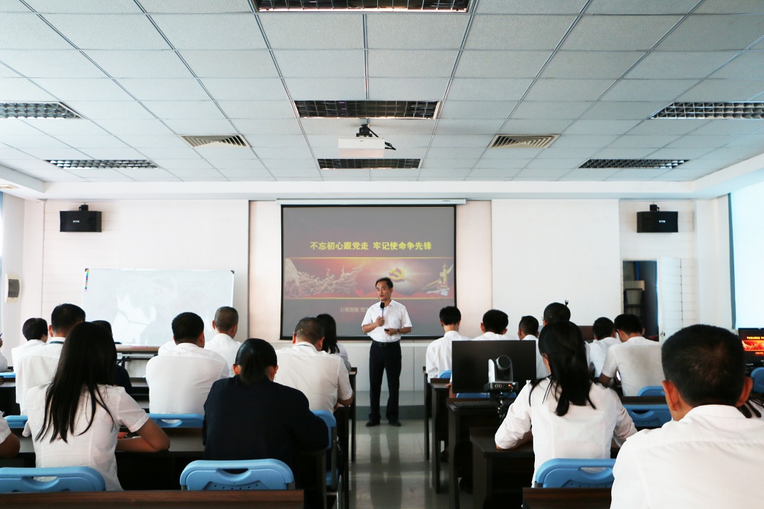 不忘初心跟黨走 牢記使命爭先鋒 —— 巨輪智能黨支部“不忘初心，牢記使命”教育活動進行時